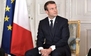 Macron napravio nagli zaokret glede poreza na gorivo uslijed prosvjeda “žutih prsluka” Macron, Francuska