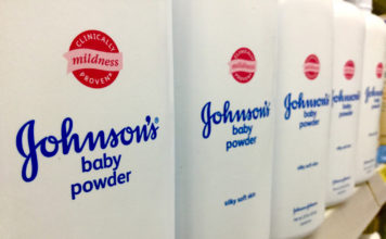 Johnson & Johnson desetljećima znao za azbest u puderu Johnson & Johnson