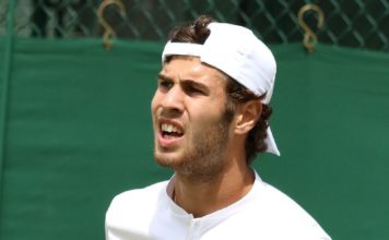 Khachanov svladao Đokovića u Parizu Khachanov