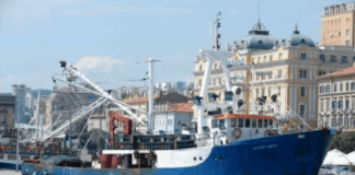 Hrvatskim ribarima EU odobrila rad s mrežama potegačama i malim plivaricama ribolov, plivarica
