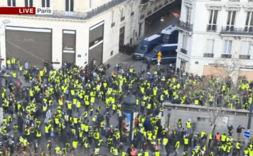 U Francuskoj prosvjeduje 84.000 žutih prsluka Paris, protest, žuti prsluci