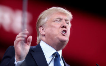 Trump tijekom iznenadnog posjeta Iraku branio odluku o povlačenju iz Sirije Trump, SAD