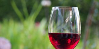 Sastojak crnog vina pomaže u snižavanju krvnog tlaka crno vino