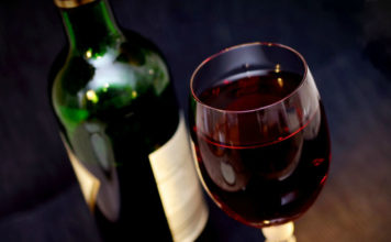 5 neočekivanih dobrobiti crnog vina crno vino